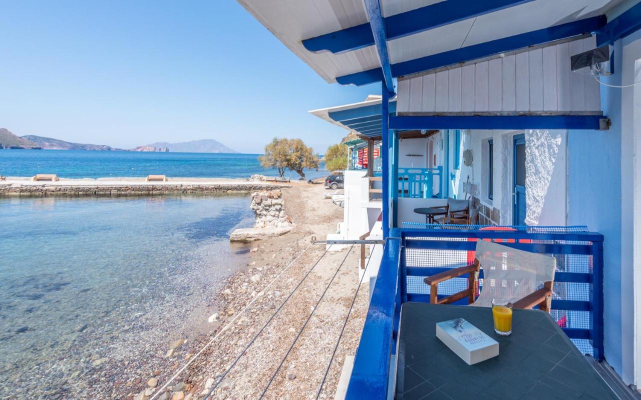 Blue Traditional Boathouse In Klima Klima  المظهر الخارجي الصورة