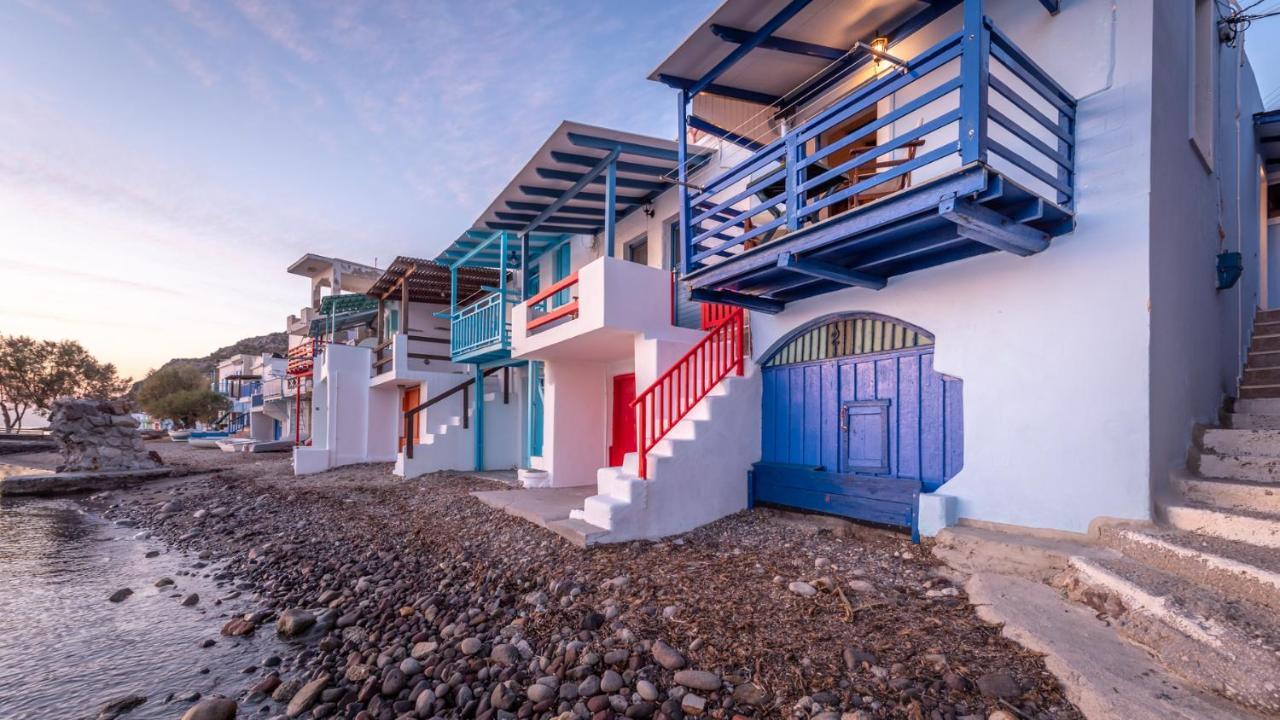Blue Traditional Boathouse In Klima Klima  المظهر الخارجي الصورة