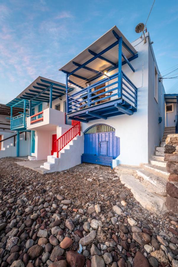Blue Traditional Boathouse In Klima Klima  المظهر الخارجي الصورة